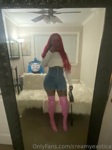 Last night before i got tipsy y all like my pink heels part 1