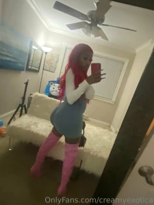 Last night before i got tipsy y all like my pink heels