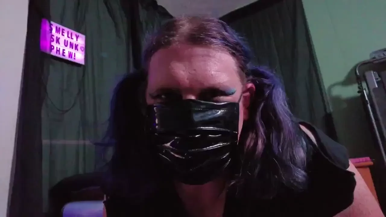Cw irl stinky skunk and irl facesitting after you got out of bio 101 