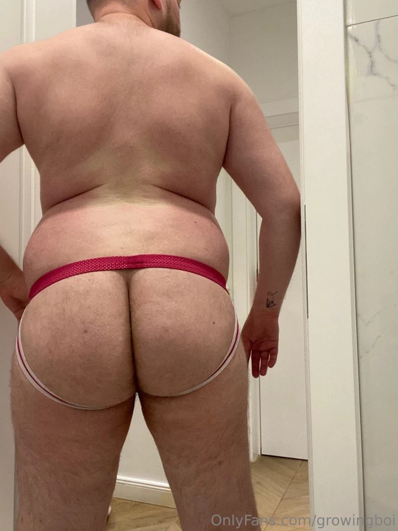 Quick reminder that i have a fat ass and you re gonna see more of it 