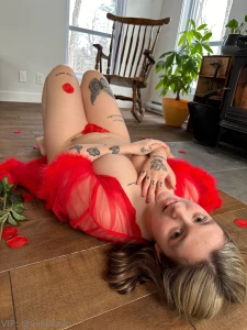 Aime la photo si tu as envie de me baiser