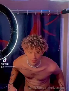 Like this post if you wanna see a full nude tiktok thirst trap