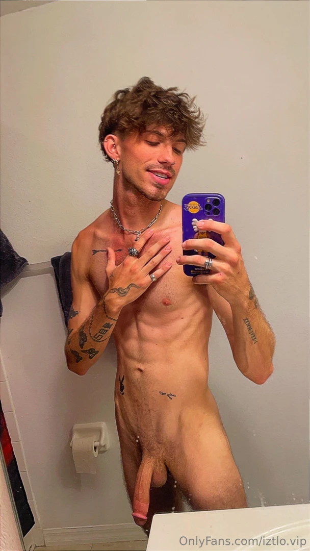 Woke up throbbin posted somethin for y all 