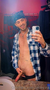 I wish this counter was ur pusssy slide it up n down all across ur wet