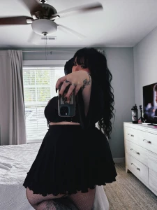 Boobs so big sometimes i forget my ass is even bigger part 1