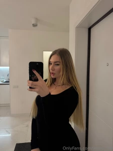 Heeey how do you like my makeup and my black dress does it look nice