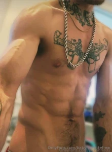 Abonne toi a sont profil c est un vrai coquin qui adore baisser des