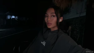 If i looked at you like this would you stay silent or say what s on