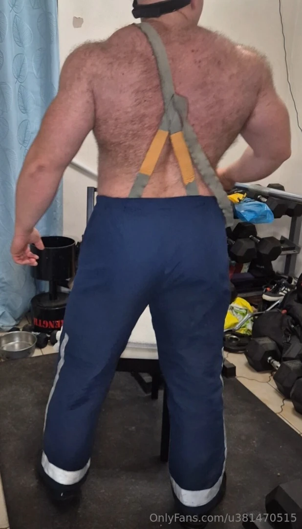 A peek at my last vid vid has me stripping to music and shaking my cum 