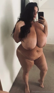 Didn t want to get outta bed this morning wish i could be naked all