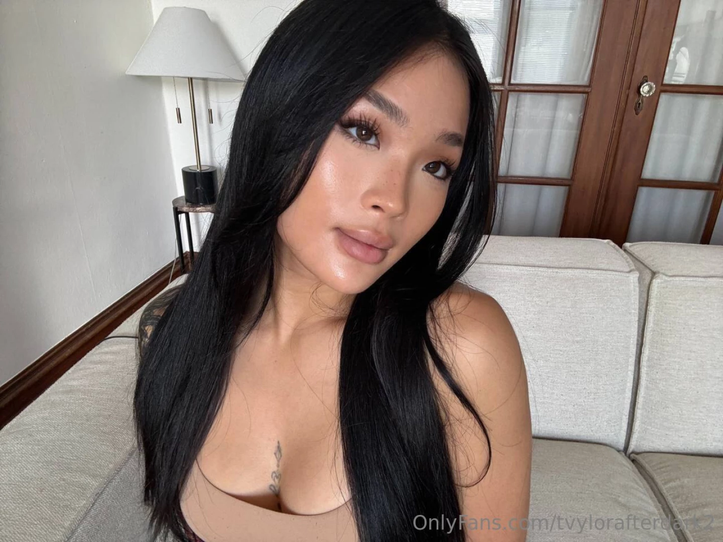 Glaze your cum on my pretty face tvylorafterdark 