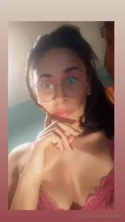 Right now i want to make fun of a cock so tiny that it makes me 