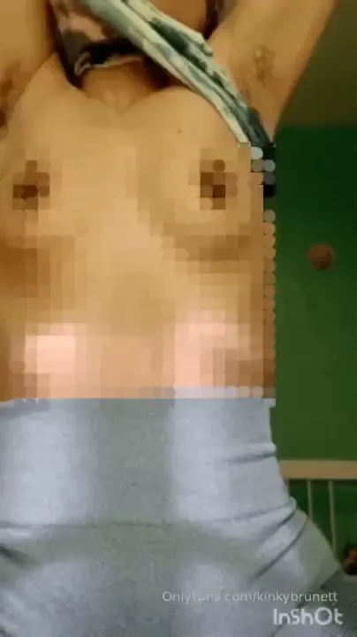 You don t deserve to see my tits but i ll let you see my armpits and 