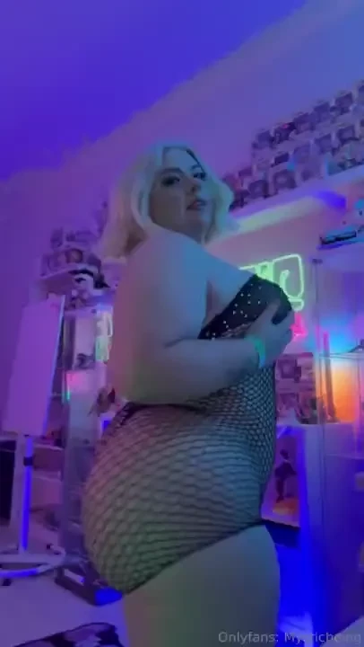 Like this if you like when i clap my ass for you 