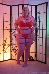 This red is just perfect for the season right love