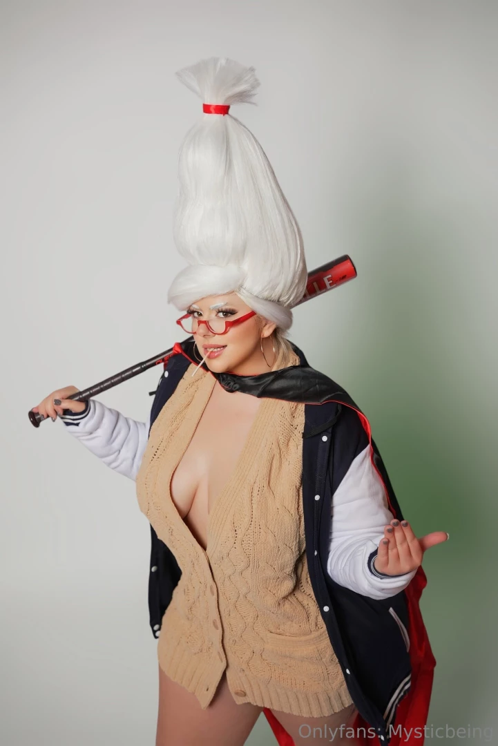 Incoming new cosplay seiko ayase from dandadan 