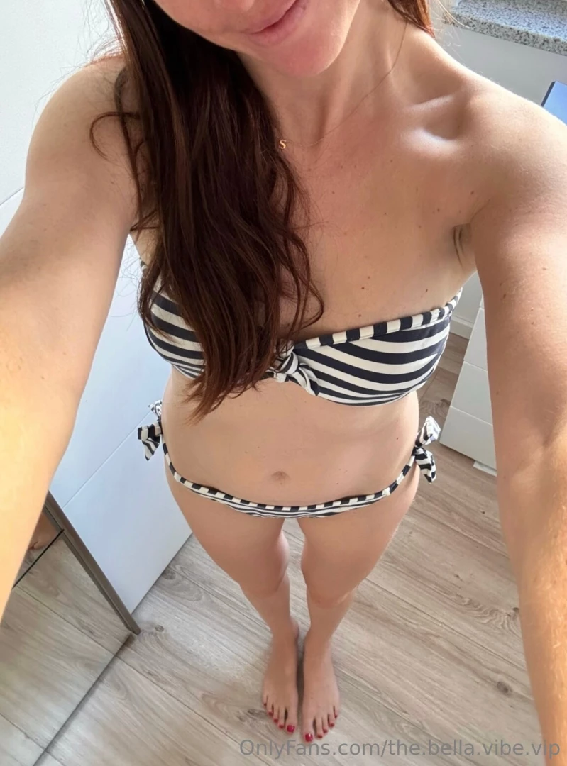 I find this bikini suits to my pretty pink nails 