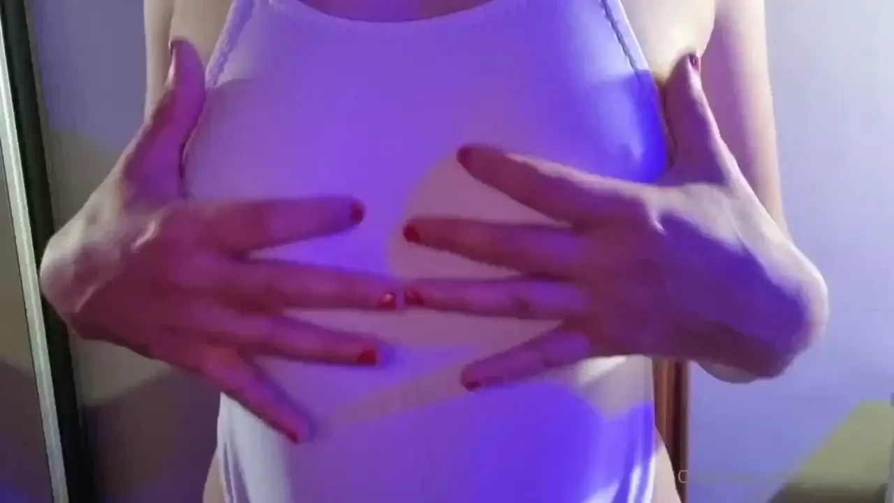 Sometimes i wonder if this white bodysuit suits me well 