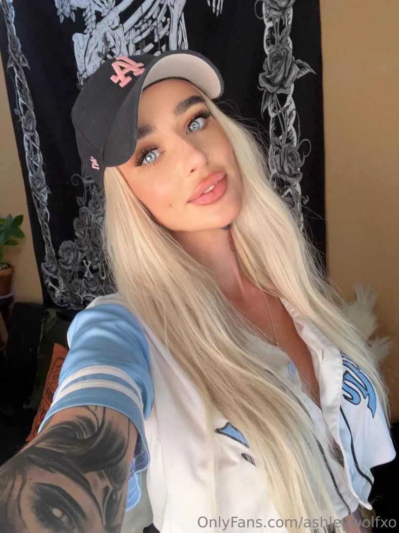 Let my eyes say what my lips won t 