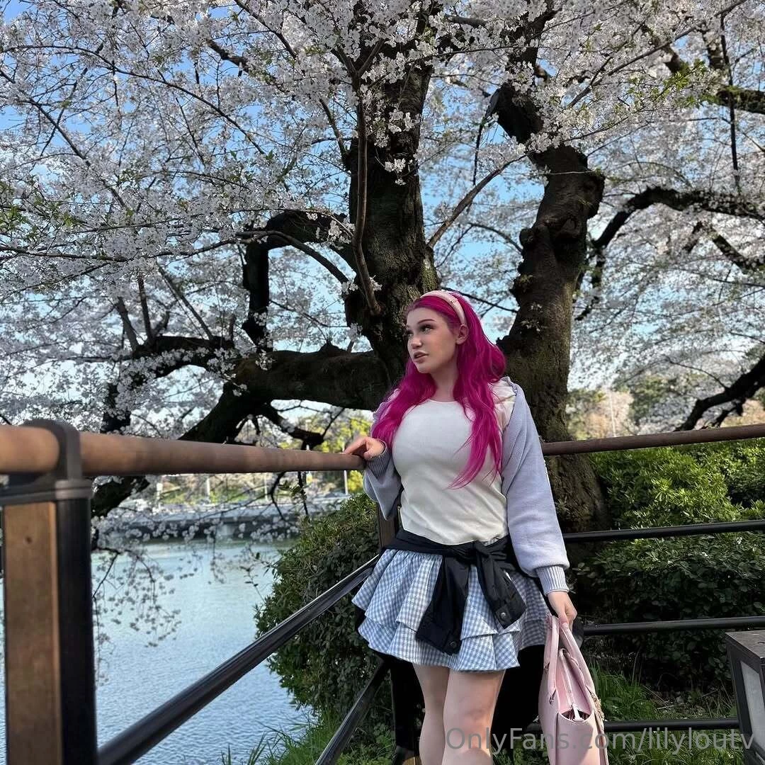 You really have to see cherry blossoms in person 