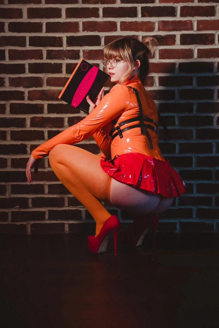 Jinkies wanna solve a mystery with me i managed to keep my glasses on part 11 