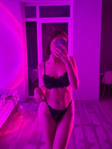 I really like this kind of lighting it allows me to be a naughty girl