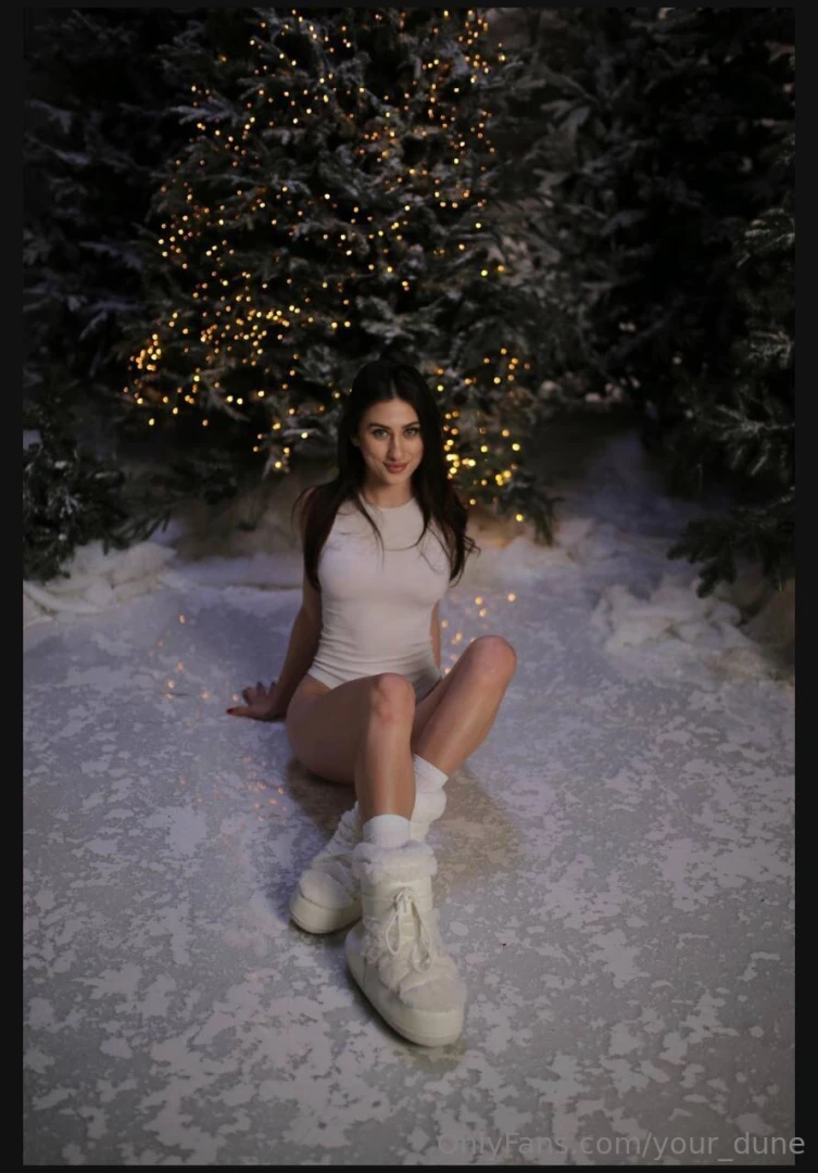 Honey it s so cold in your soul maybe i can share some of my warmth 