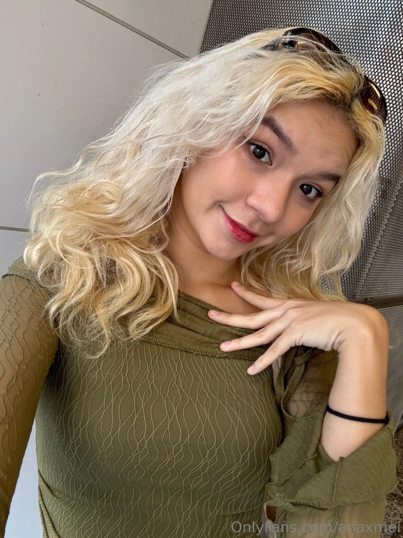 Living for these moments when i feel my best 