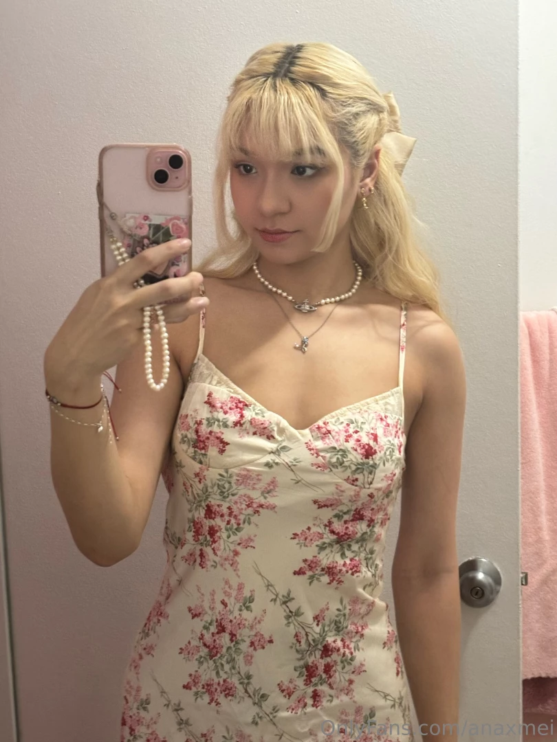 Be a good boy and unlock me i have a surprise just for you 