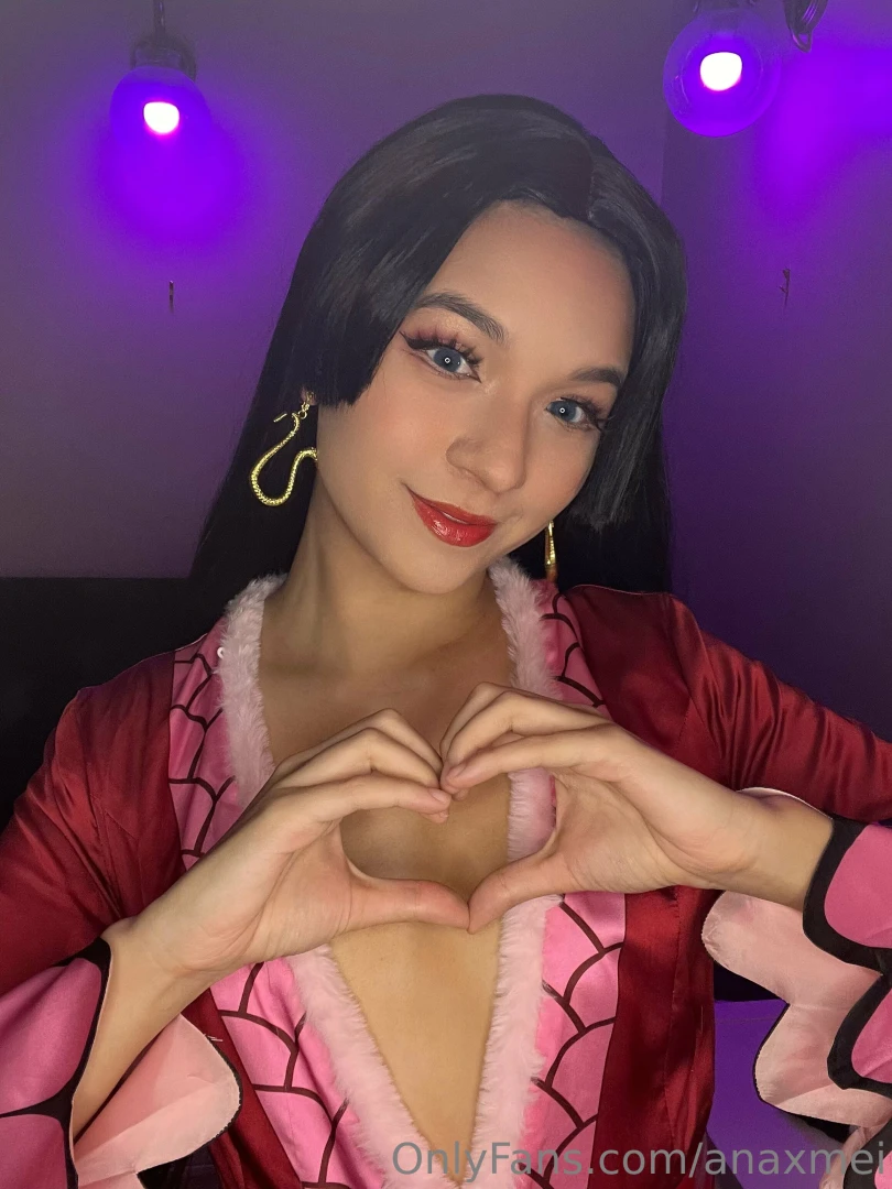 Want boa hancock in your dms early message me lt 3 