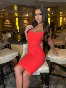 Wanna be fucked so good in this dress