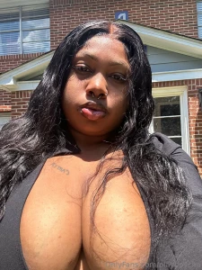 It s money making monday y all know that s means it s time to turn up