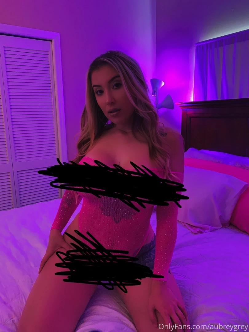 Full length vid stripper gives up her anal virginity in the back room 