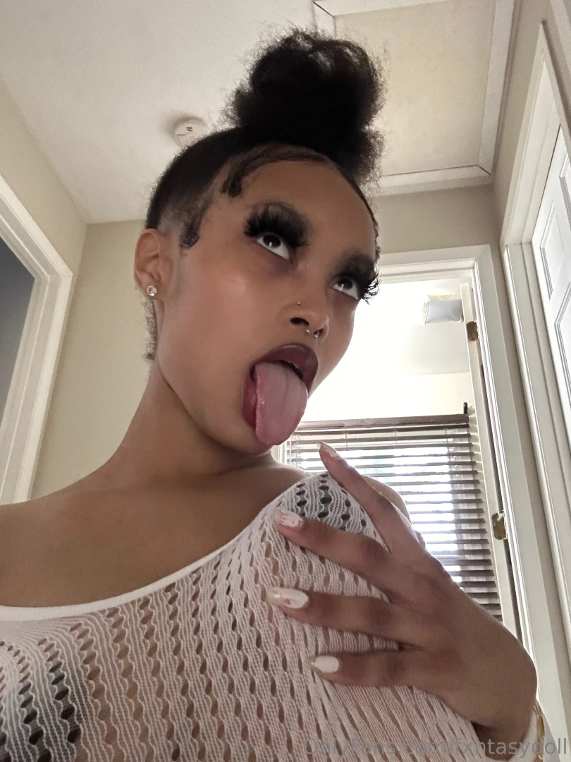 Dropping a bunch of sexy pics i took 