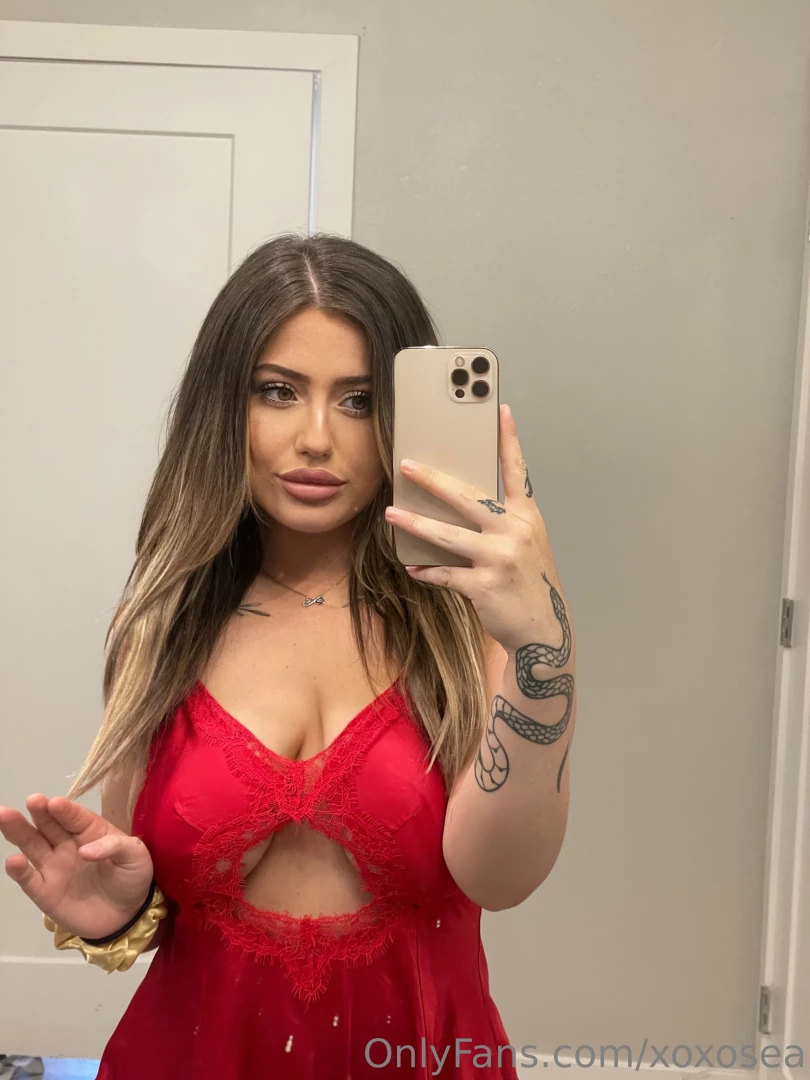 Check my dms babe let s play and get naughty 