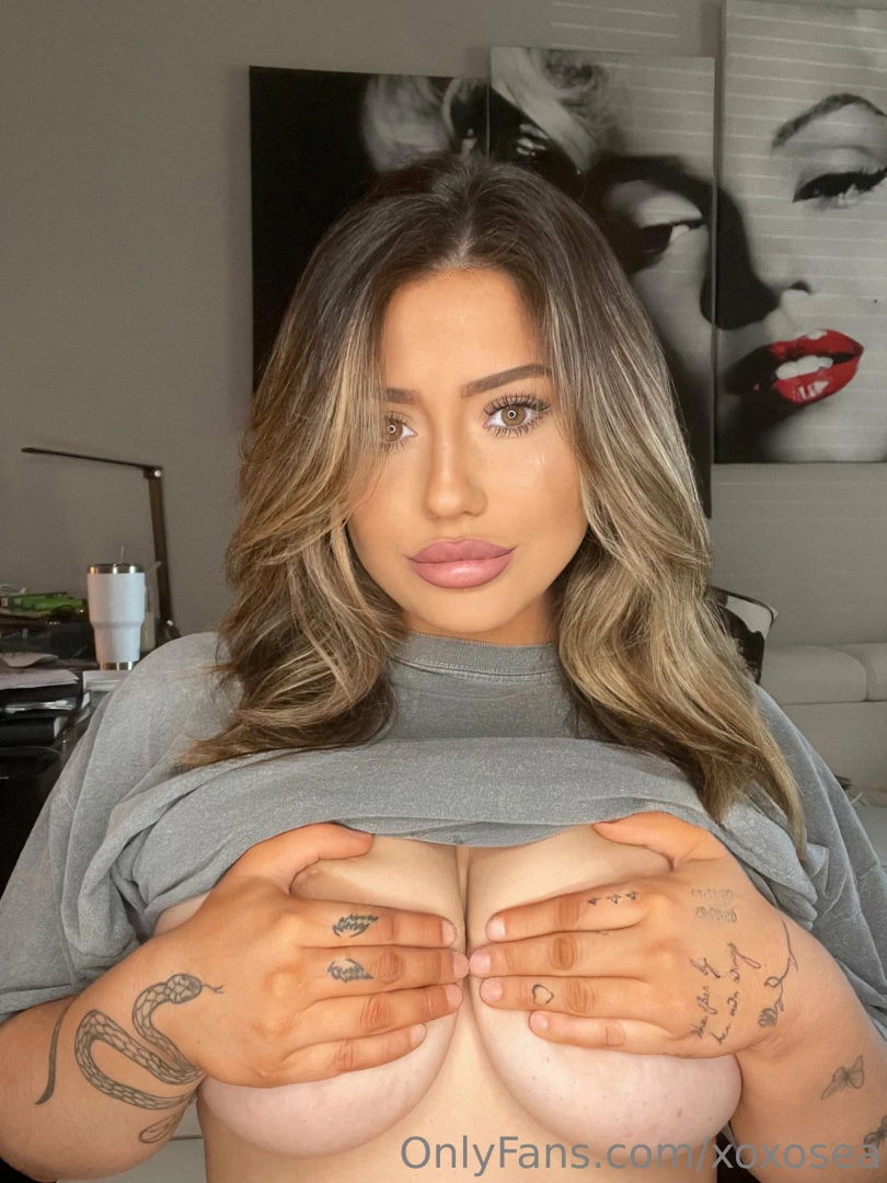 Mmm the way my tits look hand full 