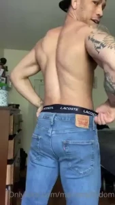 Hairy ripe ass worship in good lighting