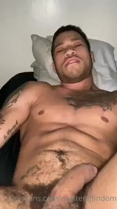 Look at daddies sexy pink hairy hole and enjoy my farts too piggies 