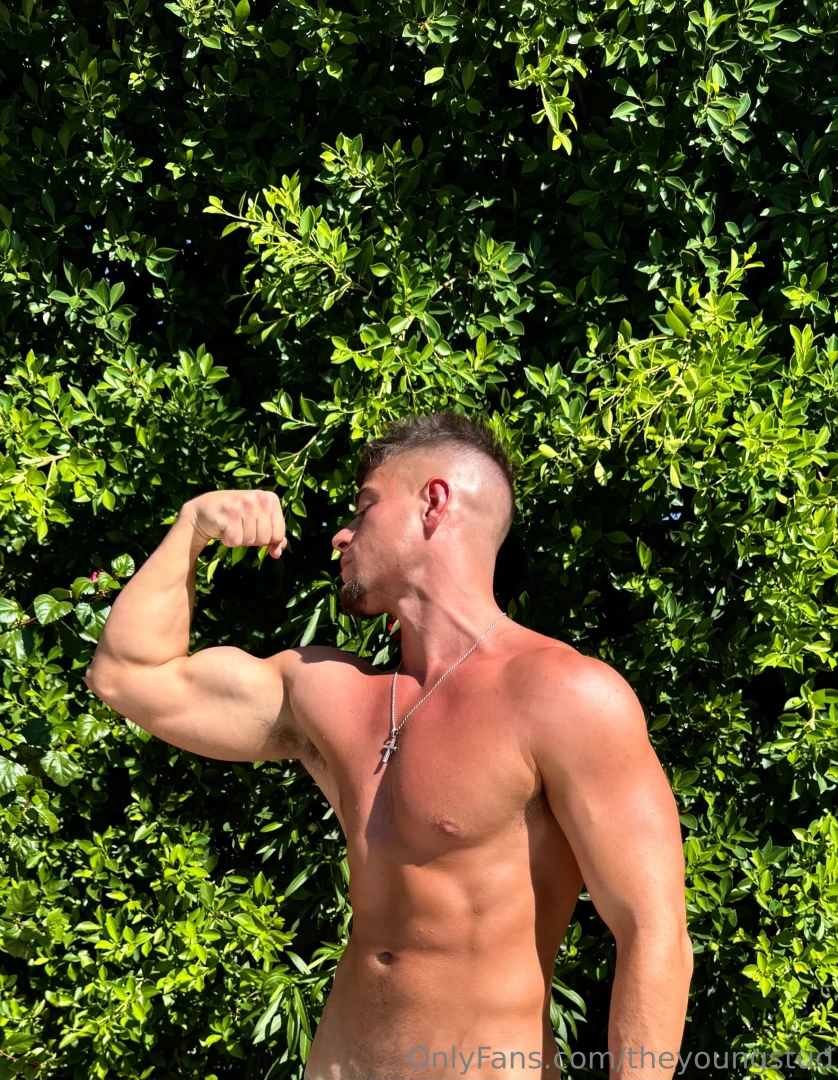 Rate my physique 1-10 in our dm s 