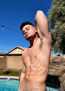 Starting up a livestream in an hour lock your door and come join it s