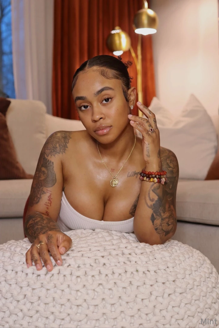 Drop a tip for a treat dm for a surprise 