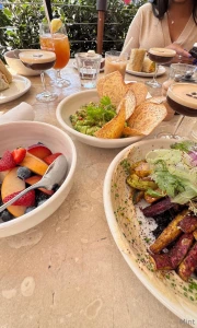 What are you eating for lunch today boo