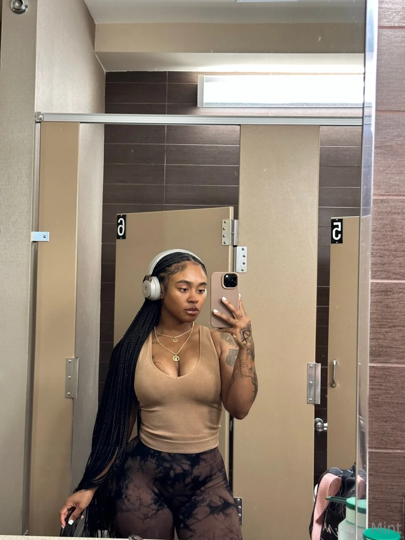 We should be getting hot amp sweaty together rn 