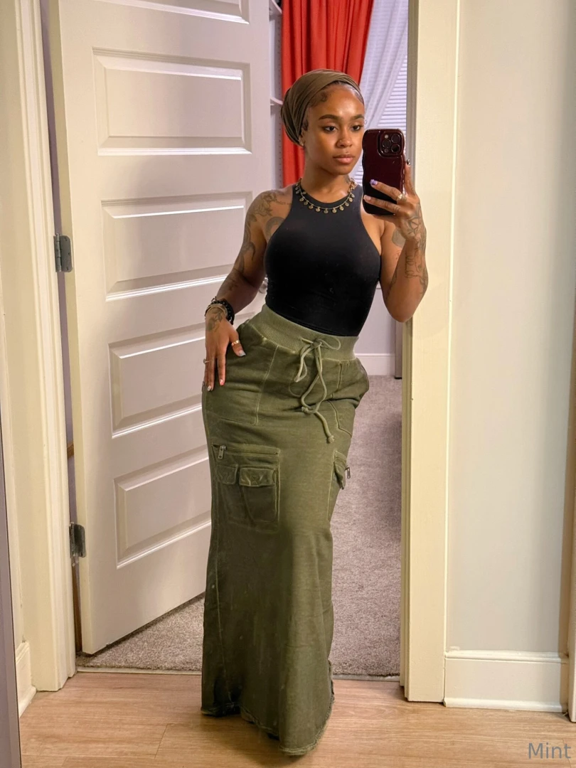 I couldn t decide what to wear today can you help me pick one 1 orrr 2 