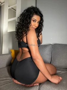 I m a whole lot of trouble