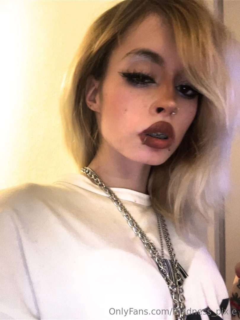 I was checking to see if my makeup is nice and i got this shot is it 