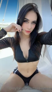 Should i crush you with my thighs