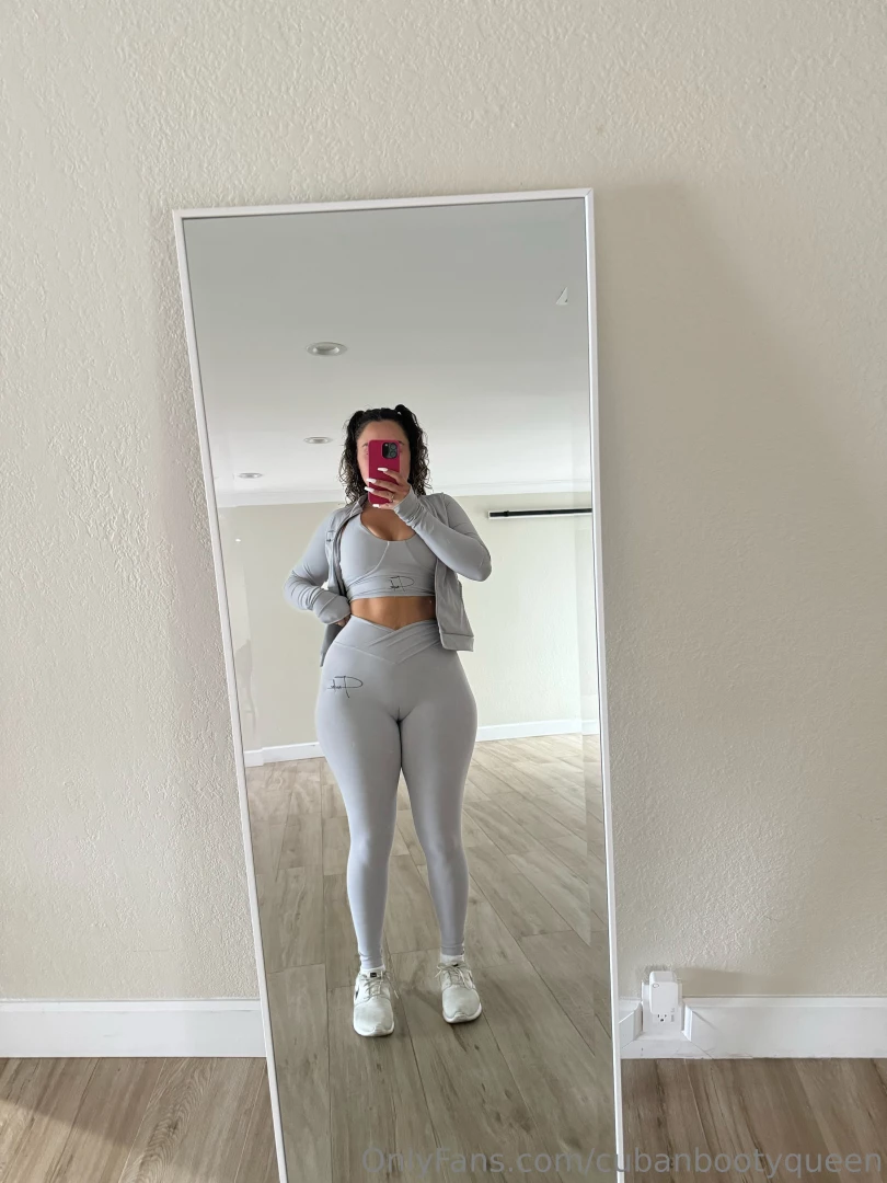 What do you see in this photo part 1 