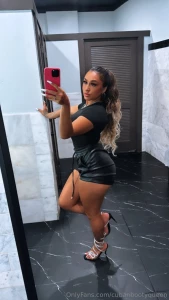 Baby im doing my biggest live today at 1 pm the best gg live ever come