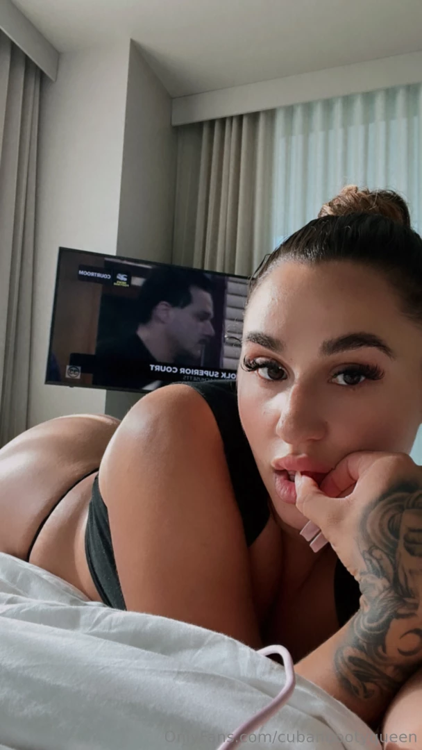 Daddy send me something to make my day baby 